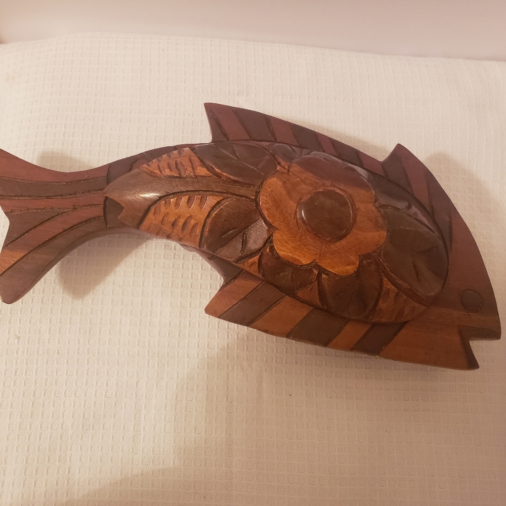 Vtg Wooden Fish Shaped Platter Serving Tray or Bowl, Hand Carved, Wood Decor